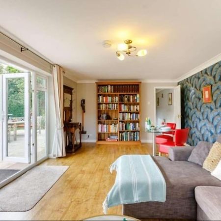 Willa The Nook Located In A Beautiful Garden Setting With Parking Stratford-upon-Avon Zewnętrze zdjęcie