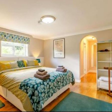 Willa The Nook Located In A Beautiful Garden Setting With Parking Stratford-upon-Avon Zewnętrze zdjęcie