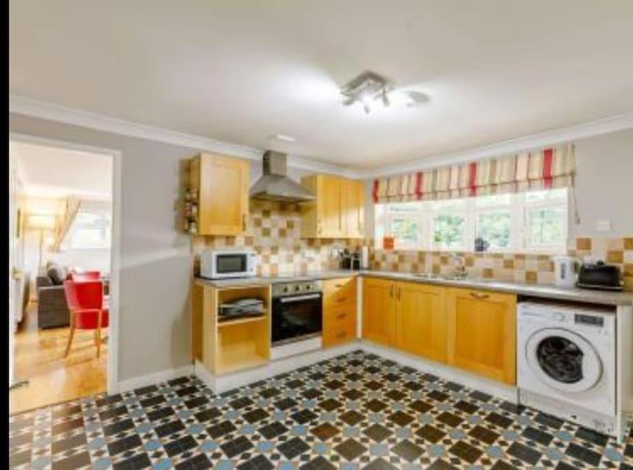 Willa The Nook Located In A Beautiful Garden Setting With Parking Stratford-upon-Avon Zewnętrze zdjęcie