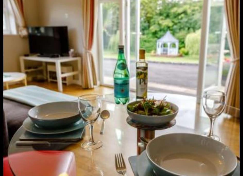 Willa The Nook Located In A Beautiful Garden Setting With Parking Stratford-upon-Avon Zewnętrze zdjęcie