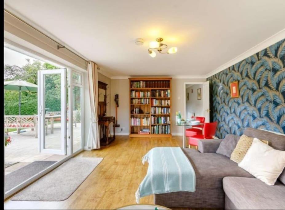 Willa The Nook Located In A Beautiful Garden Setting With Parking Stratford-upon-Avon Zewnętrze zdjęcie