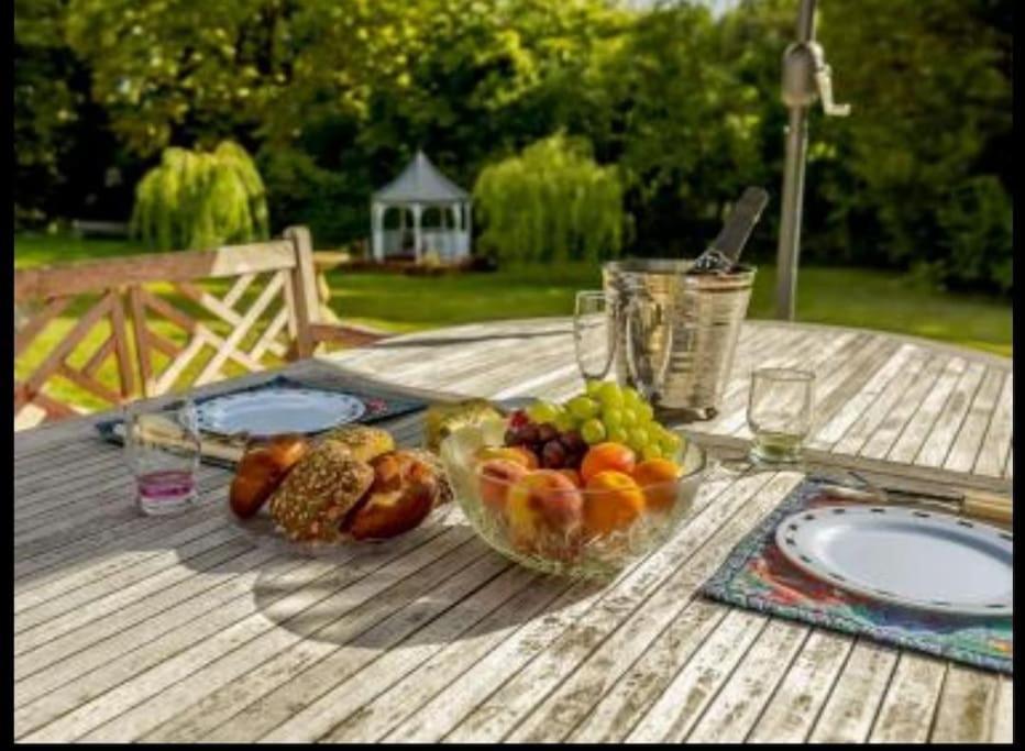 Willa The Nook Located In A Beautiful Garden Setting With Parking Stratford-upon-Avon Zewnętrze zdjęcie